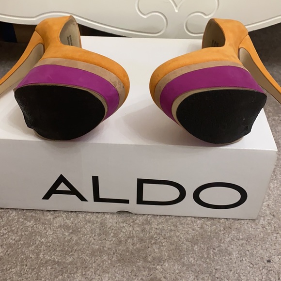 Aldo Antonini Orange Pumps (Size 5) - Picture 5 of 6